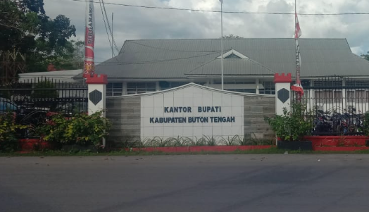 Kantor Bupati Buton Tengah Lama, yang saat ini ditempati Disdukcapil Buteng dan beberapa OPD Pemda Buteng. Foto : IST