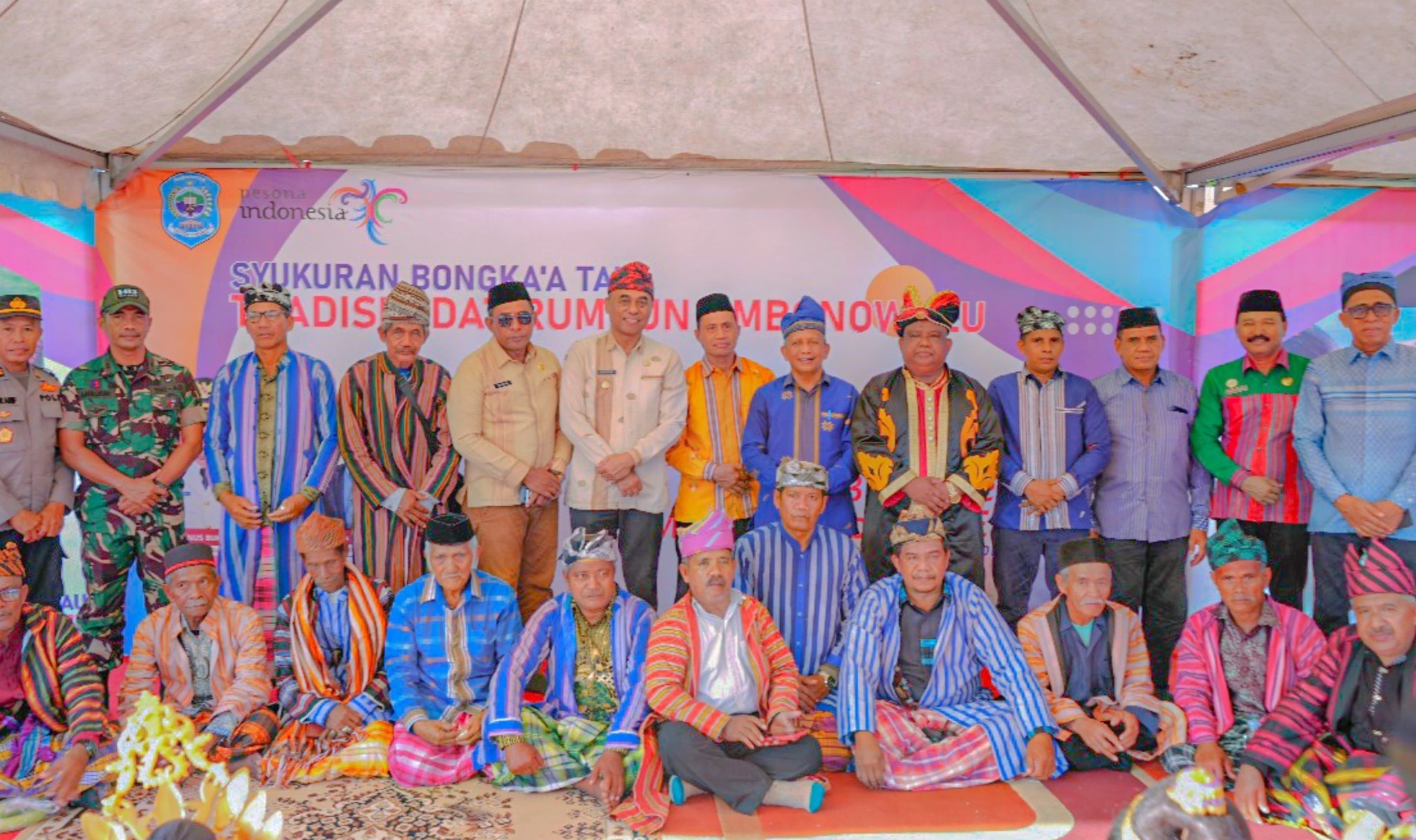 Pemerintah Daerah Buton Tengah bersama Forkopimda serta perangkat adat rumpun ombonowulu yang resmi resmi membuka Ritual Adat Bongka'a Tau Tahun 2025. Foto : Adin