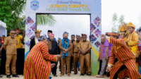 Sambutan Masyarakat Desa Mone Kecamatan Lakudo pada perayaan adat Cumpea tahun 2025. Foto : IST