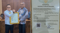 Pemerintah Kabupaten Buton Tengah (Pemkab Buton Tengah) semakin memperkuat sinergi dengan Kantor Wilayah Kementerian Hukum (Kemenkum) Sulawesi Tenggara (Sultra). Diterimanya sertifikat Indikasi Geografis (IG) untuk produk unggulan daerah, "Teri Waburense". Foto : IST
