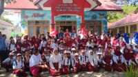 Literasi Anak di Wakatobi, J&T Express Gandeng Taman Bacaan Pelangi Hadirkan Perpustakaan Ramah Anak. Foto. Ganiru