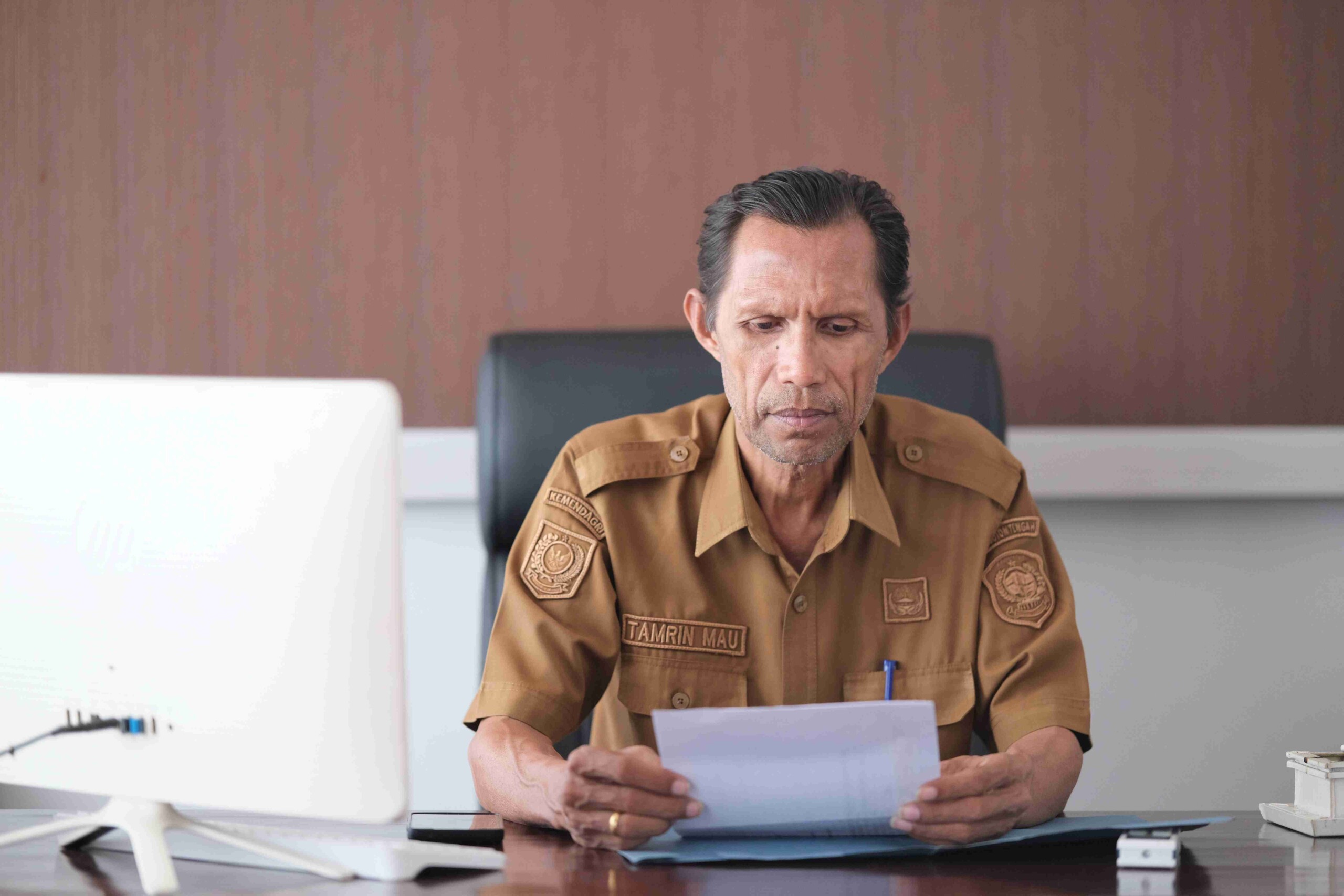 Kepala Disdukcapil Buton Tengah, Tamrin Mau, S.Pd, M.Pd. Foto : Muh. Shabuur